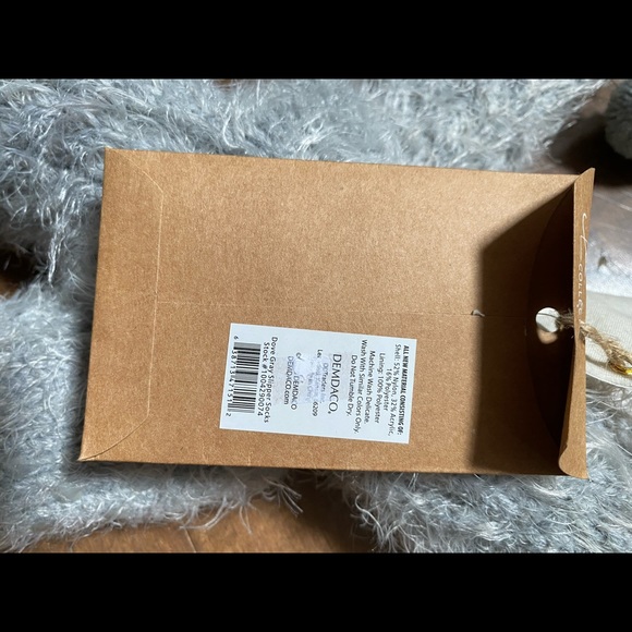 DEMDACO Dove Gray Slipper Socks NWT OSFM - Picture 6 of 6